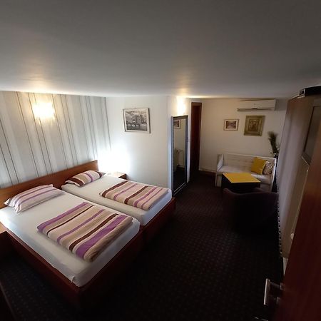 Prenociste Zan Hotel Szarajevó Szoba fotó