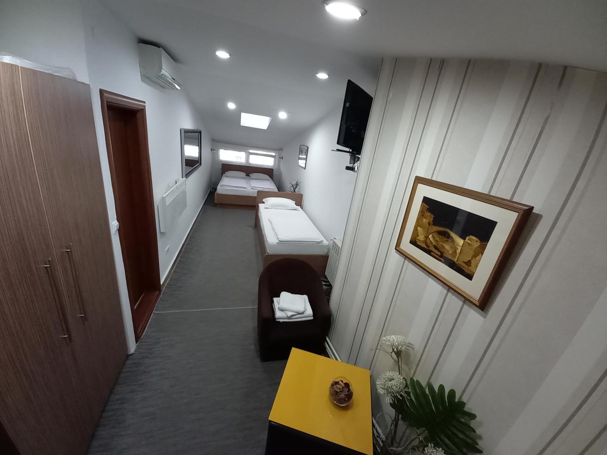 Prenociste Zan Hotel Szarajevó Szoba fotó