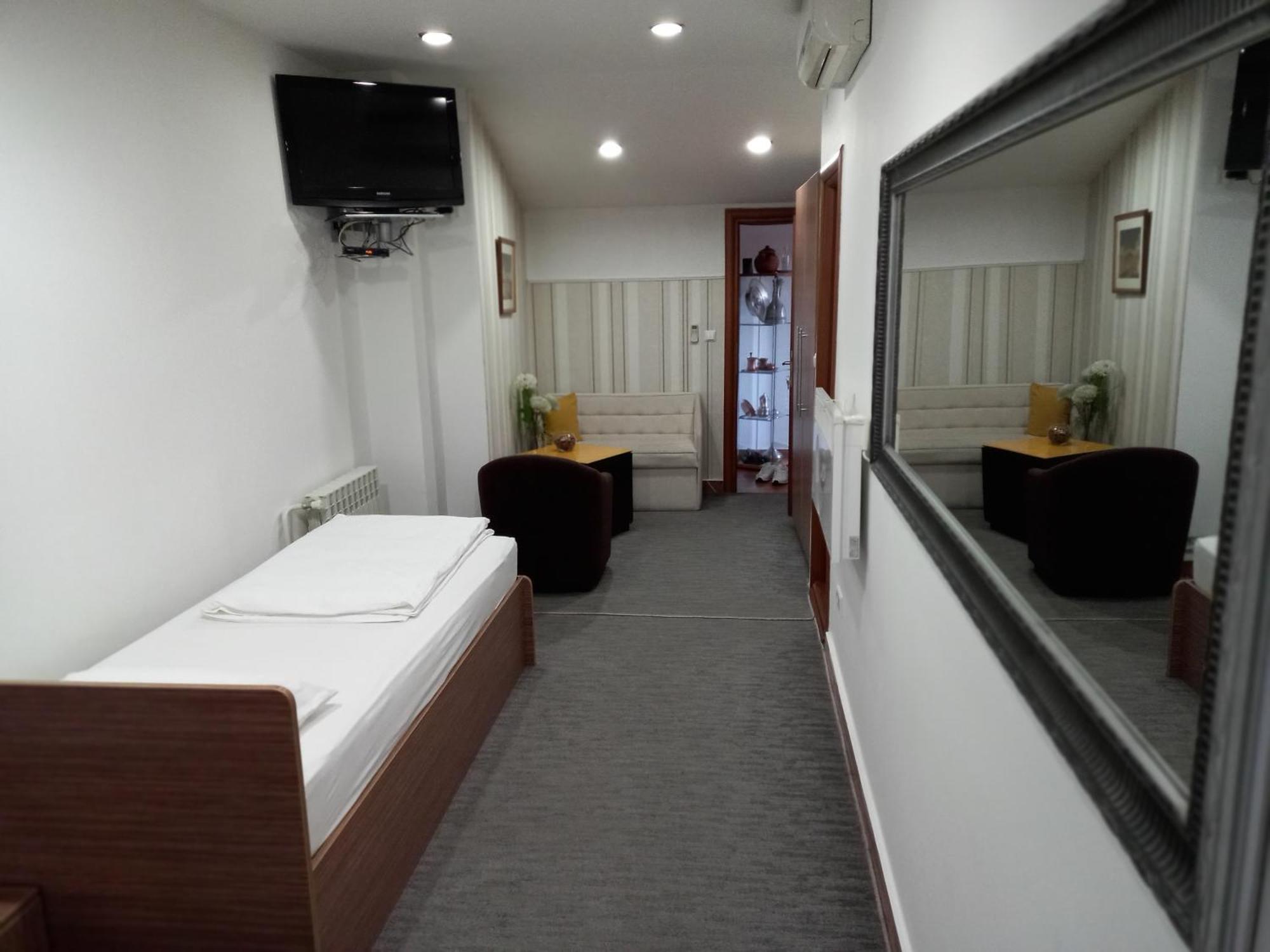 Prenociste Zan Hotel Szarajevó Szoba fotó