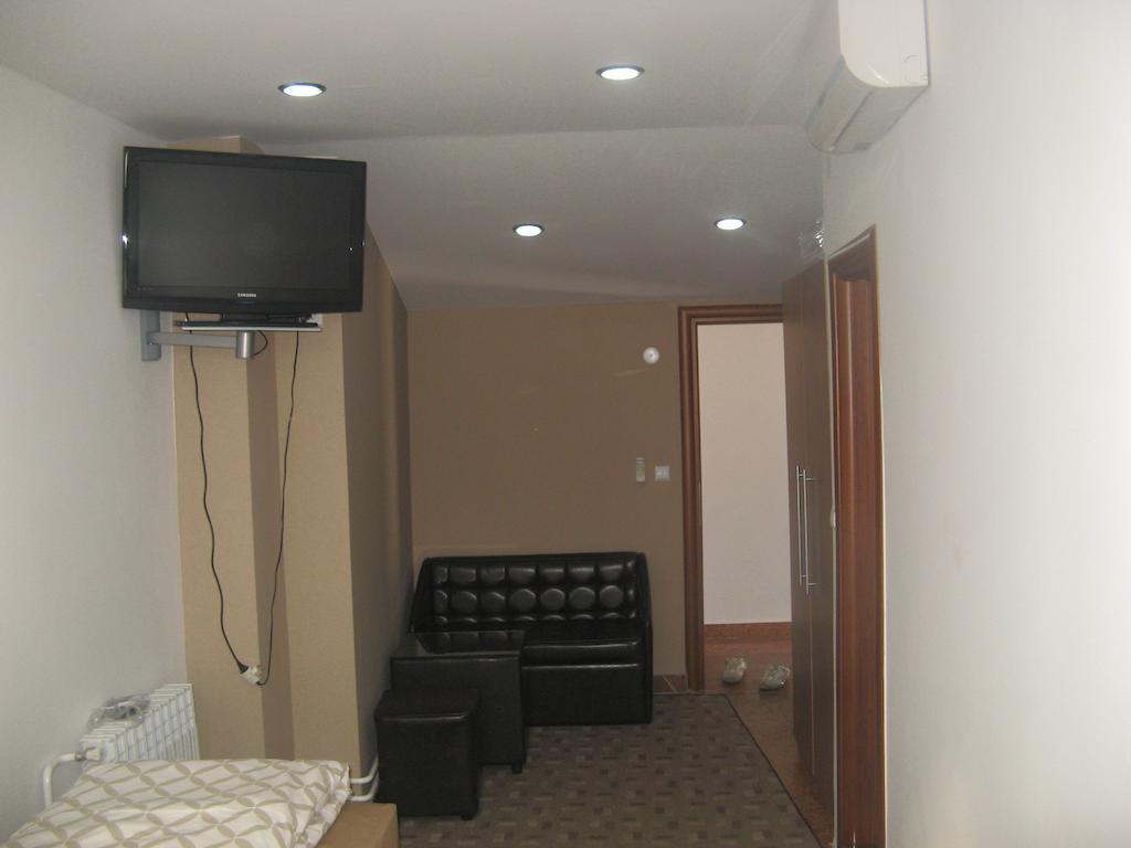 Prenociste Zan Hotel Szarajevó Kültér fotó